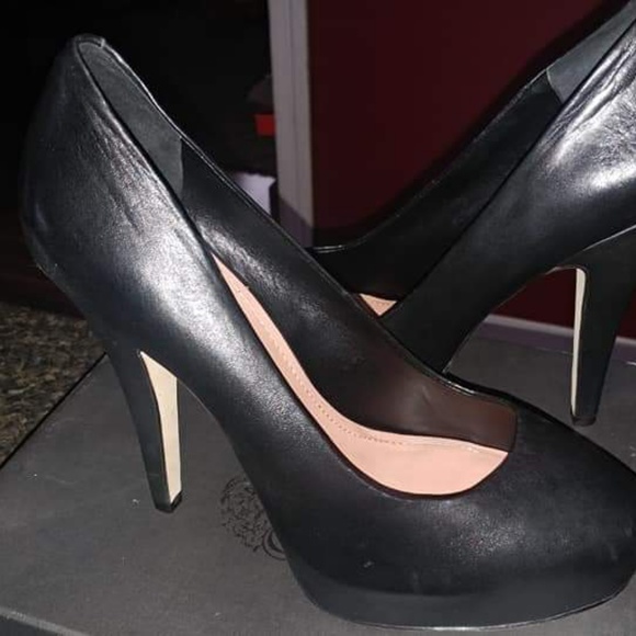 Vince Camuto heels size 10W - Picture 4 of 6